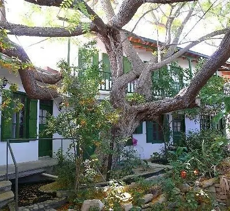 فندق مبيت وإفطار Antony's Garden House